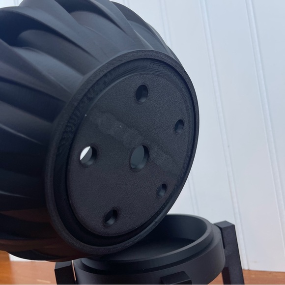 Halden Planter Pot, Indoor Planter w/ Drainage Hole and Drip Tray - Picture 6 of 10